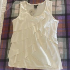 Ivory Ann Taylor Gorgeous Sleeveless Top. Beautiful & elegant ruffles on front